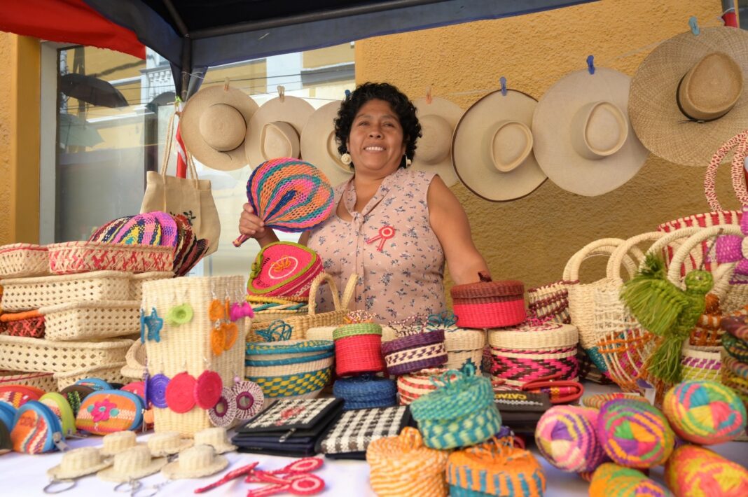 Inauguran feria artesanal Hecho en el Perú en el boulevard del jr. Ayacucho