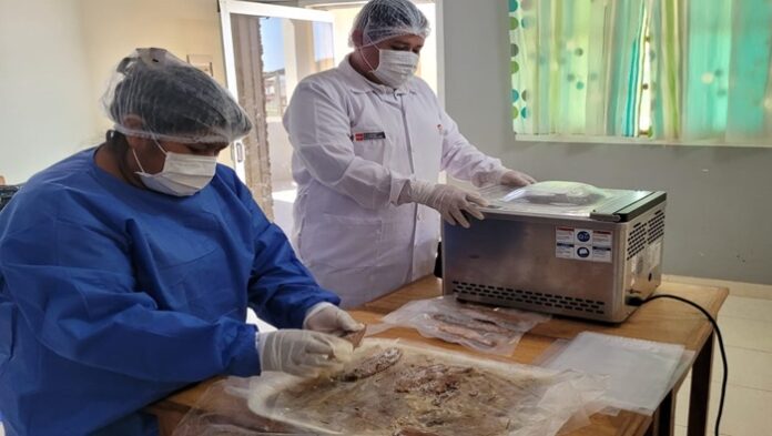Emprendedoras de la caleta La Tortuga aprendieron a producir alimentos a base de recursos hidrobiológicos Emprendedoras de la caleta La Tortuga aprendieron a producir alimentos a base de recursos hidrobiológicos