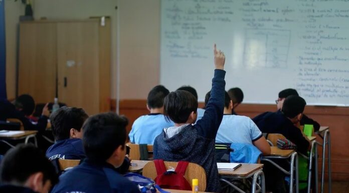 Solo el 27% de los colegios de Piura tiene acceso a agua, luz y desagüe en simultáneo