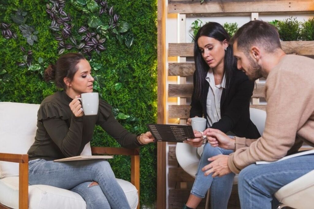 Cómo el networking profesional puede impulsar el éxito de los emprendedores Cómo el networking profesional puede impulsar el éxito de los emprendedores