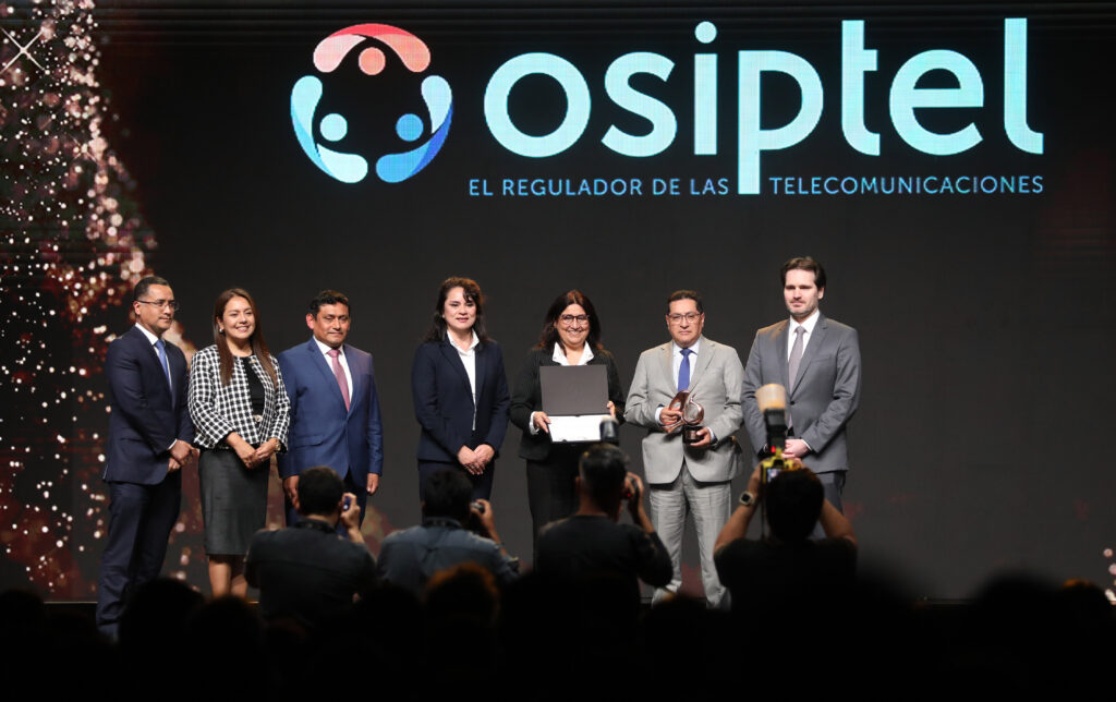 OSIPTEL ganó premio Creatividad Empresarial 2024 por implementar normativa para prevenir suplantaciones de identidad en la contratación del servicio móvil OSIPTEL ganó premio Creatividad Empresarial 2024 por implementar normativa para prevenir suplantaciones de identidad en la contratación del servicio móvil