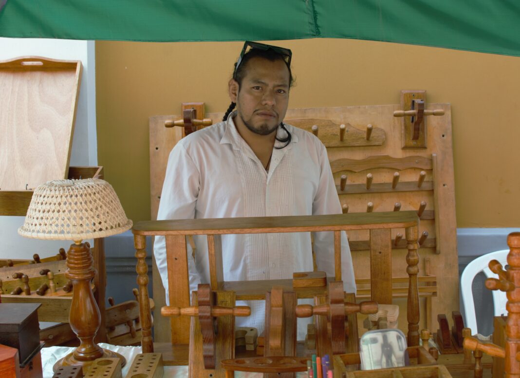 Artesanía utilitaria Namuche: el trabajo en madera como tradición familiar