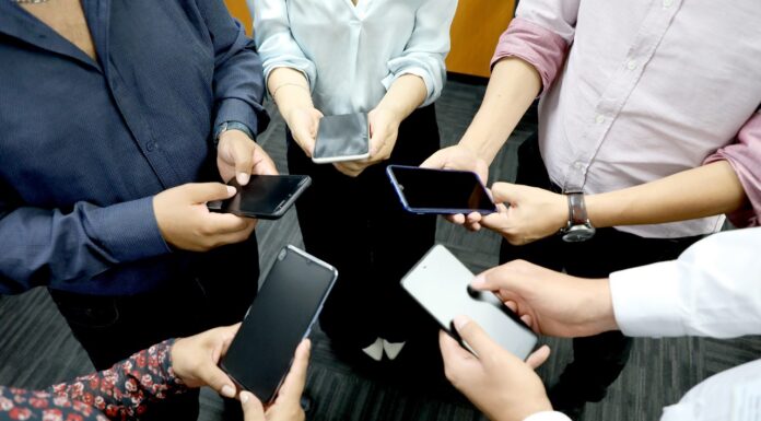 Más de 573 mil líneas móviles cambiaron de empresa operadora en noviembre de 2024