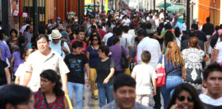 Recuperación económica y empleo formal impulsan ligera reducción de la pobreza en Perú en 2024