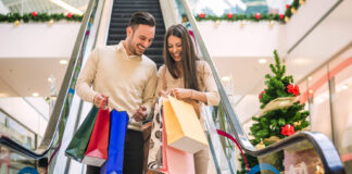 Compras festivas de diciembre 2024: el 68% de consumidores planea asistir a tiendas físicas