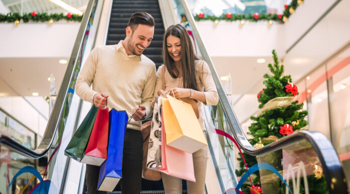 Compras festivas de diciembre 2024: el 68% de consumidores planea asistir a tiendas físicas