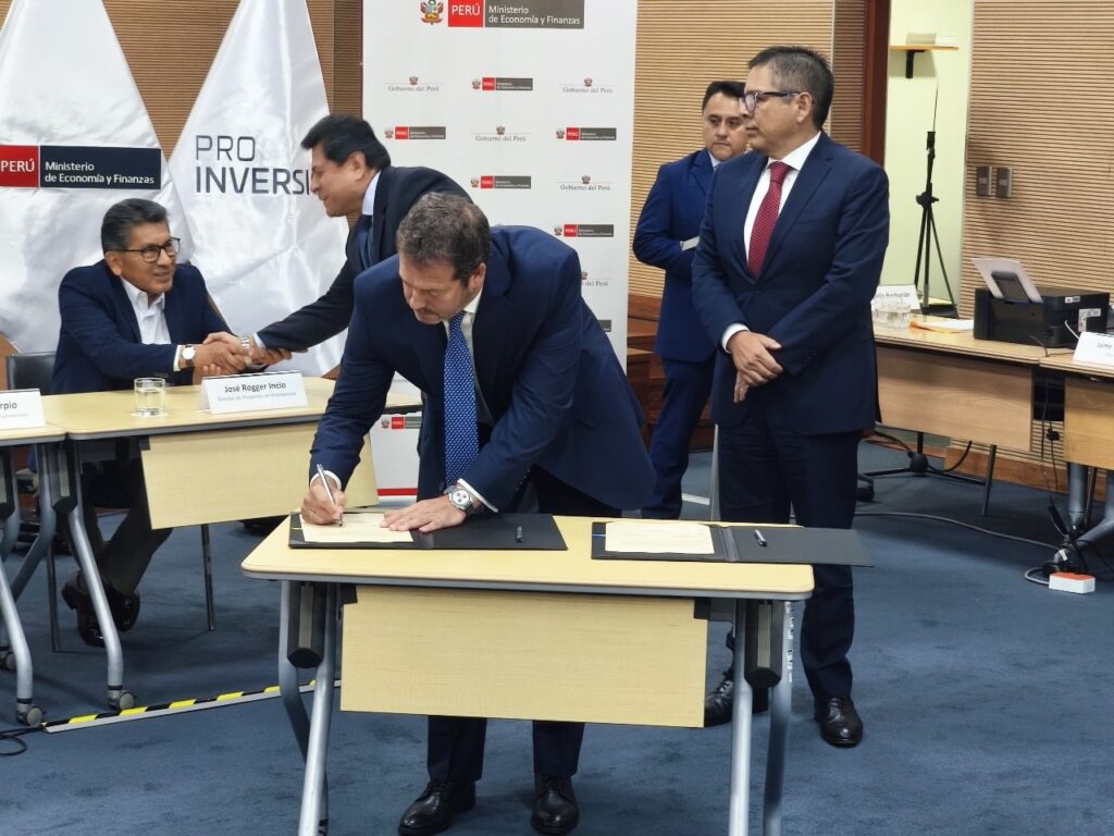 Buenaventura y Proinversión suscriben contrato de concesión del proyecto “El Algarrobo”