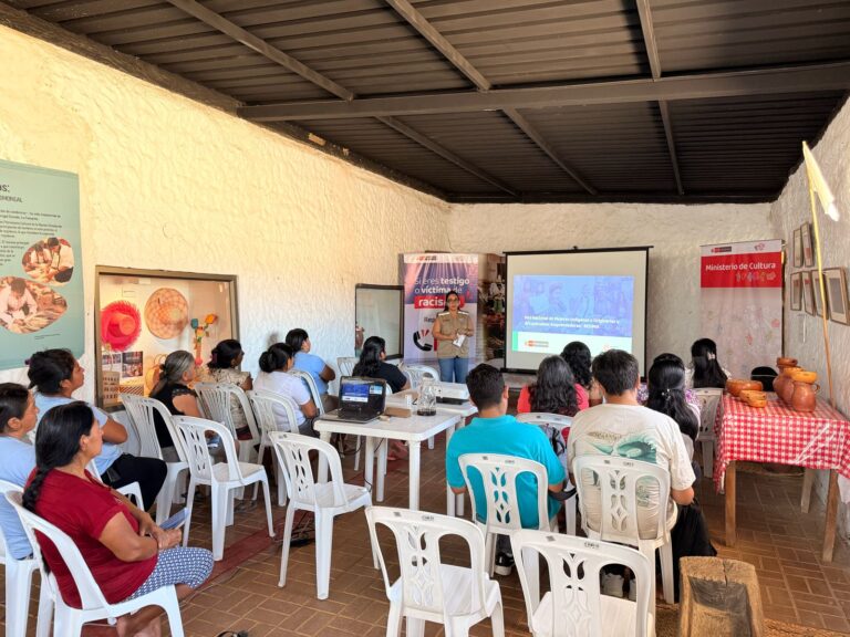 Artesanas de Narihualá se suman a la lucha contra el racismo con taller de empoderamiento y cultura