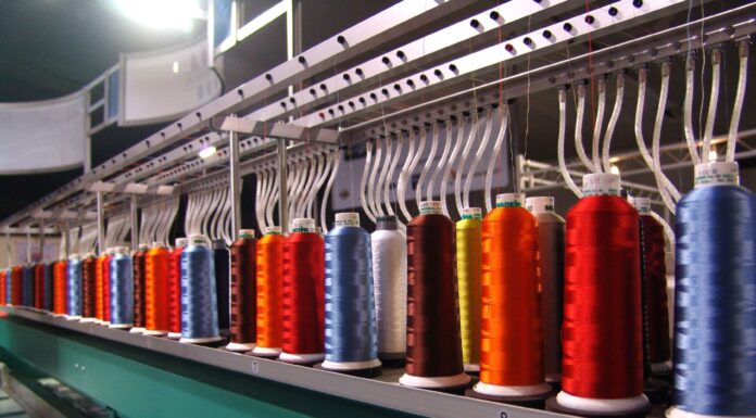 Exportaciones textiles peruanas crecen 25.4 % en febrero impulsadas por ventas a EE. UU.