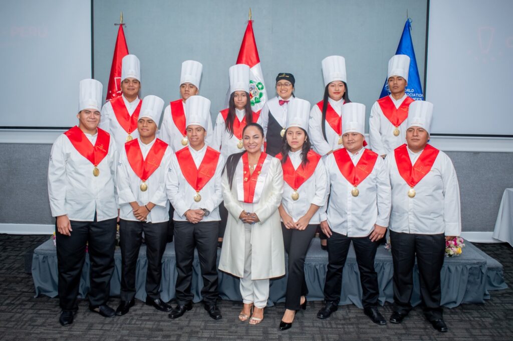 Ceturgh Perú celebra la graduación de 40 nuevos talentos Ceturgh Perú celebra la graduación de 40 nuevos talentos
