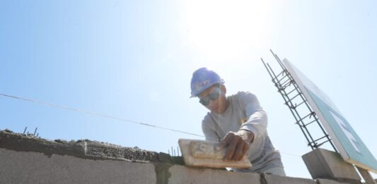 Proyectan nueva reducción de la pobreza en Perú para el 2025 si crece la economía