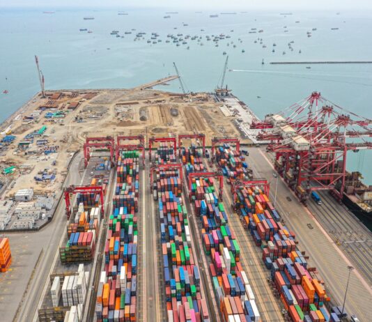Exportaciones peruanas crecen 27.3 % en el primer trimestre de 2025 y alcanzan récord histórico