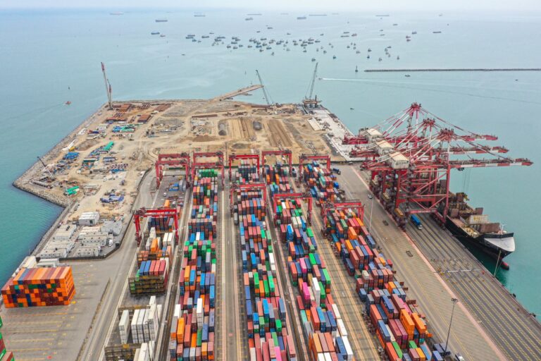 Exportaciones peruanas crecen 27.3 % en el primer trimestre de 2025 y alcanzan récord histórico