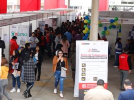 Empleo formal en Perú creció 5.4 % en febrero, con mayor participación de mujeres y jóvenes