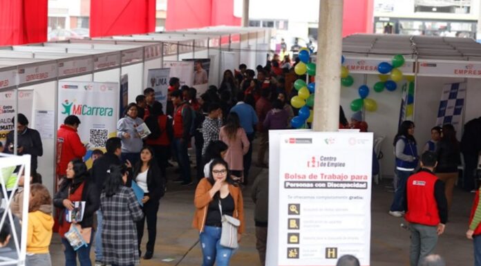 Empleo formal en Perú creció 5.4 % en febrero, con mayor participación de mujeres y jóvenes