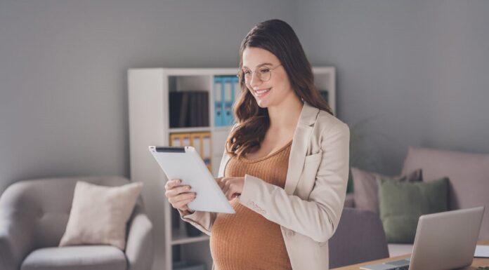 Madres peruanas: entre el trabajo y la maternidad, un equilibrio aún difícil de lograr