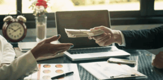 Estos son los sectores con mayores sueldos en Perú, según Adecco 2025