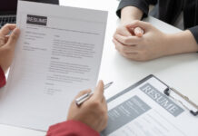 ¿Tienes más de 45? Así puedes potenciar tu perfil y conseguir empleo