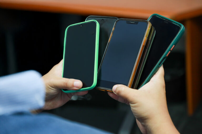 Continúa el bloqueo de equipos móviles no registrados en la lista blanca del Renteseg y con historial altamente negativo