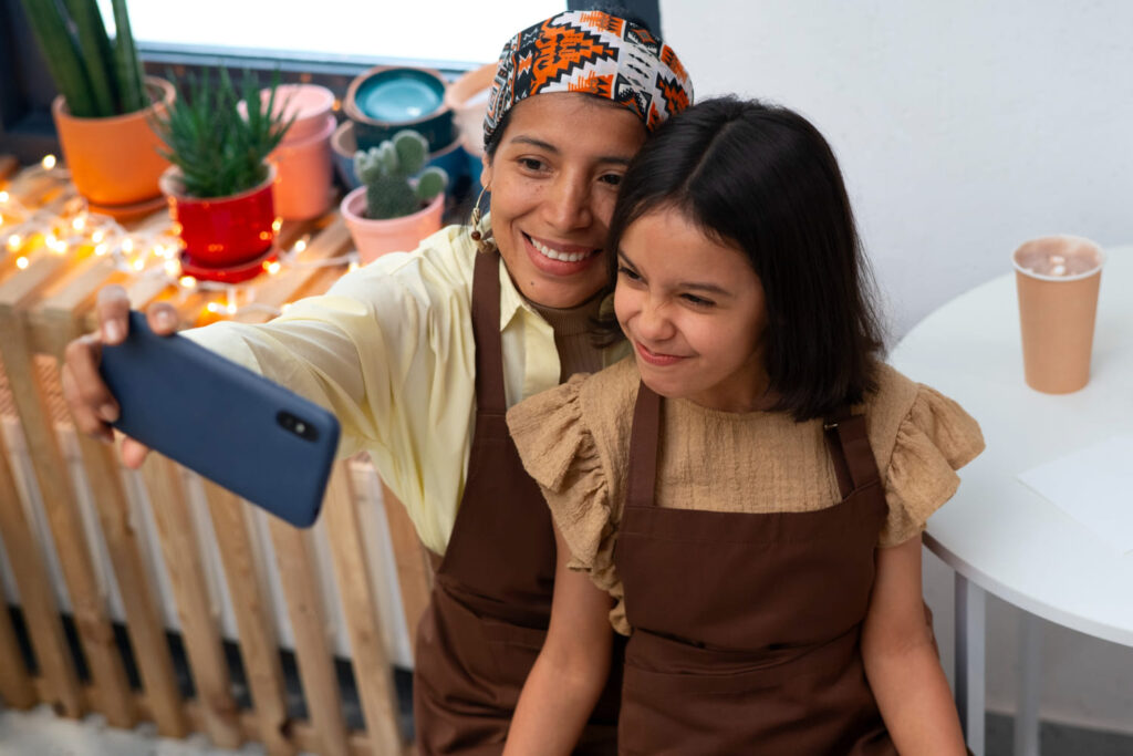 Las “momfluencers” se consolidan como agentes clave del marketing digital familiar