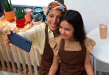 Las “momfluencers” se consolidan como agentes clave del marketing digital familiar