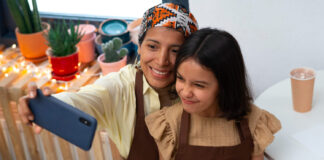Las “momfluencers” se consolidan como agentes clave del marketing digital familiar