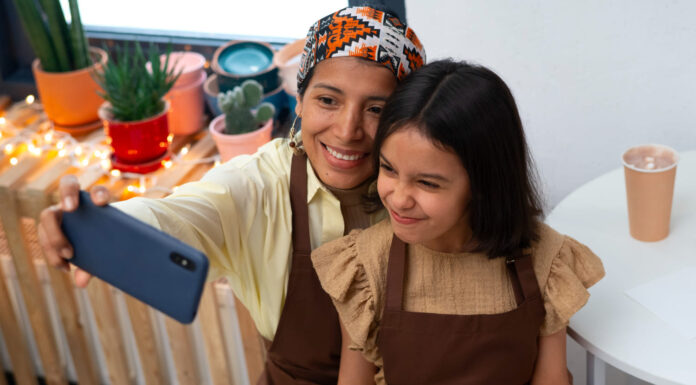 Las “momfluencers” se consolidan como agentes clave del marketing digital familiar