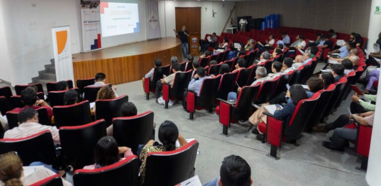 Treinta y tres municipalidades fueron capacitadas sobre base tributaria predial