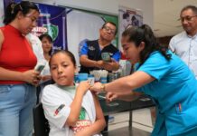 Segunda dosis de vacuna contra el dengue alcanza al 32,3 % de adolescentes en Piura