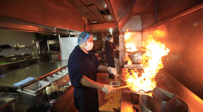 INEI: Restaurantes y servicios de comida crecieron 4,55% en abril de 2025