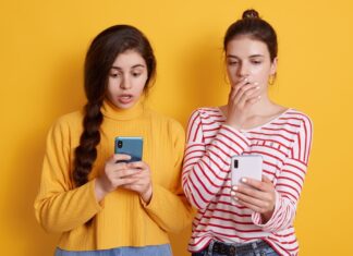 Generación Z y el rechazo a las llamadas: cómo deben adaptarse las marcas