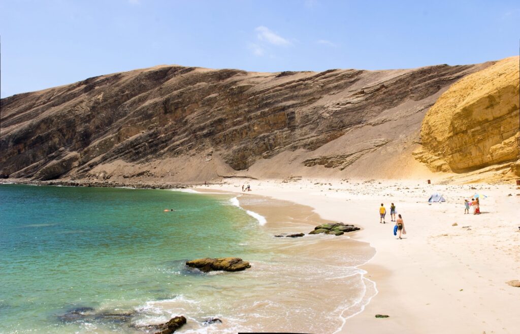 Corona lanza concurso por su aniversario con viajes a playas peruanas icónicas: cómo participar Corona lanza concurso por su aniversario con viajes a playas peruanas icónicas: cómo participar