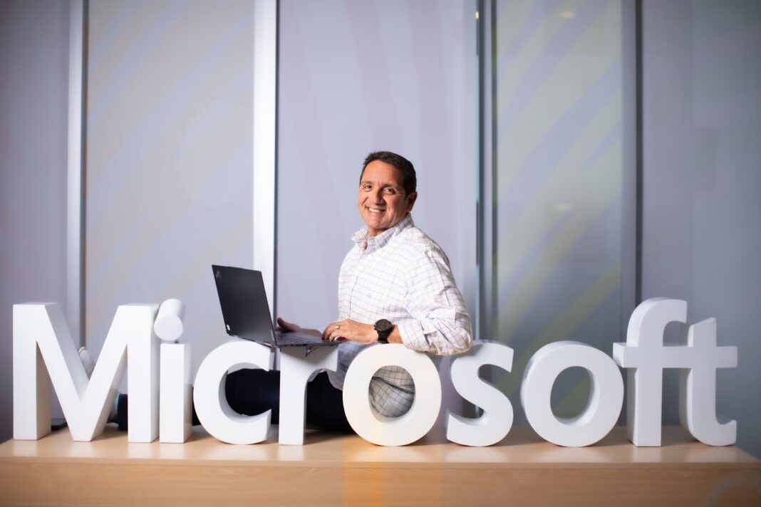 Microsoft desarrolla IA en Perú para transformar servicios financieros