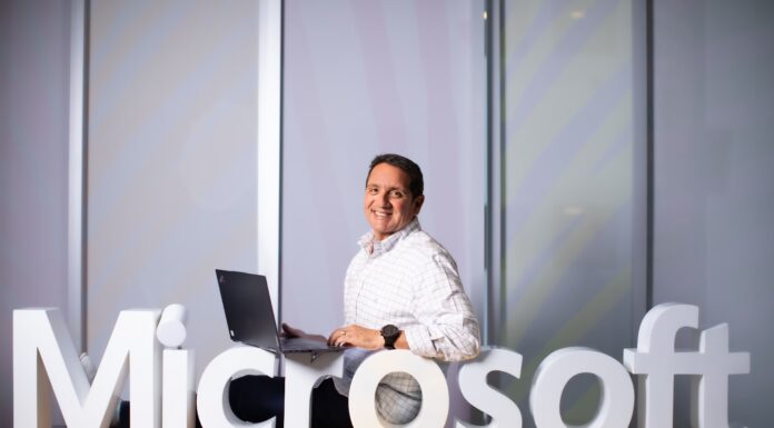 Microsoft desarrolla IA en Perú para transformar servicios financieros