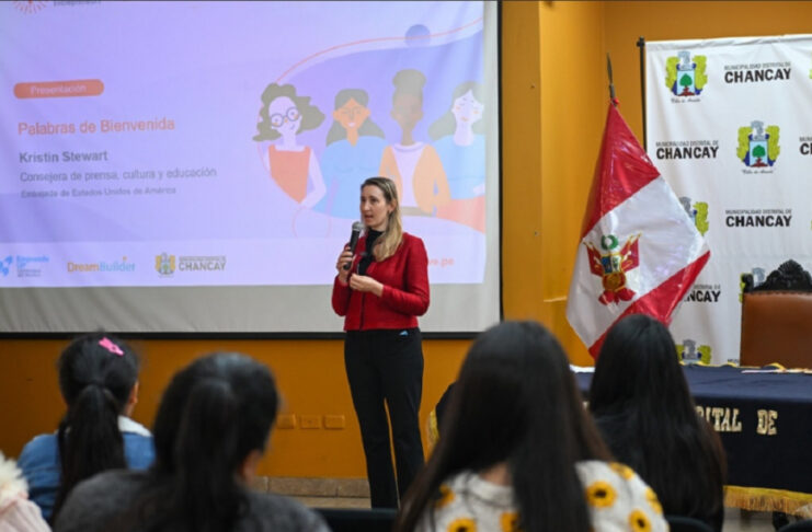 Embajada de EE.UU. impulsa programa de emprendimiento femenino en Chancay y Huaytará