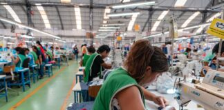 Gobierno peruano impulsa sectores textil e innovación para diversificar la economía nacional