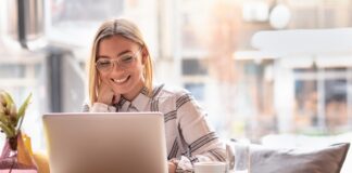 Conoce cuatro libros clave para emprendedores que buscan desarrollar buenos hábitos