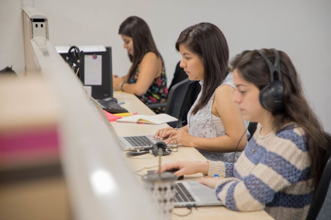 Gobierno impulsa oportunidades laborales para profesionales y técnicos jóvenes