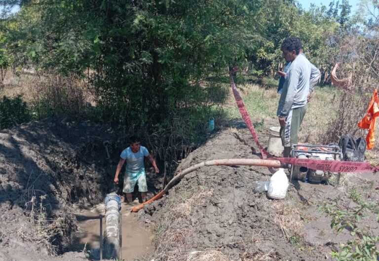 EPS Grau ejecuta reparación de línea de impulsión en Morropón