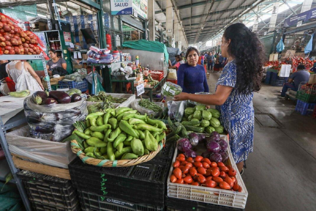 Dólar estable en Perú contribuye a mantener inflación bajo control