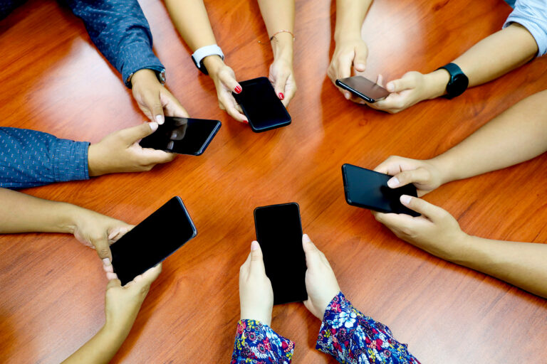 Más de 3.5 millones de líneas móviles cambiaron de empresa operadora durante el primer semestre de 2025