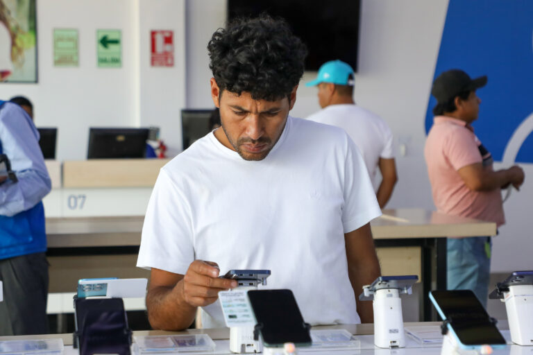 Conoce los puntos de venta autorizados de las empresas operadoras de telecomunicaciones donde puedes contratar tu servicio