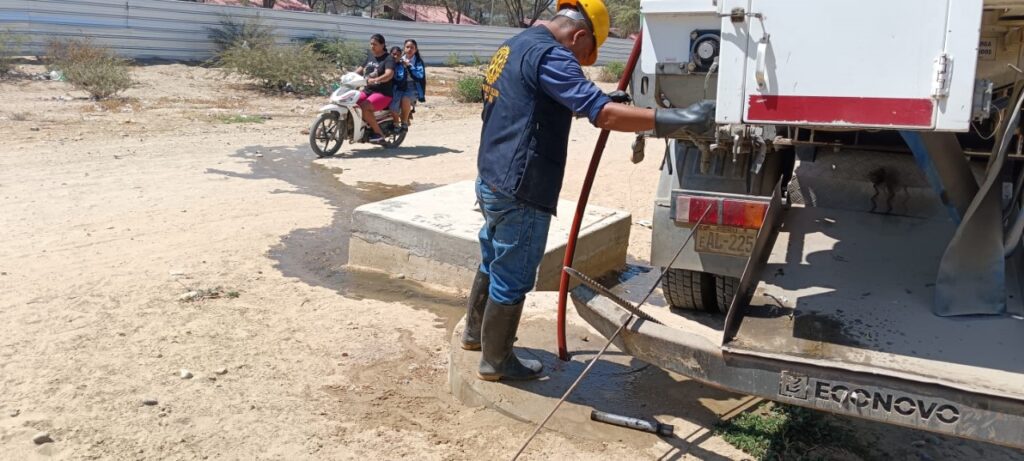 EPS Grau interviene tras afloramientos en Urb. Vencedores 15 de Abril, Sullana