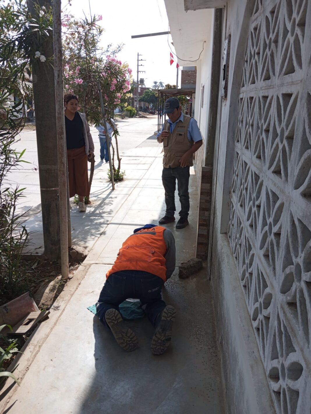 EPS Grau realiza operativo de persuasión y cortes a usuarios morosos en Salitral, Sullana