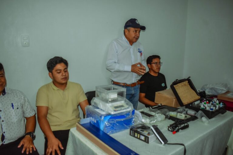 Jóvenes emprendedores crean arrecife artificial para cultivo de pulpo en Parachique-Sechura