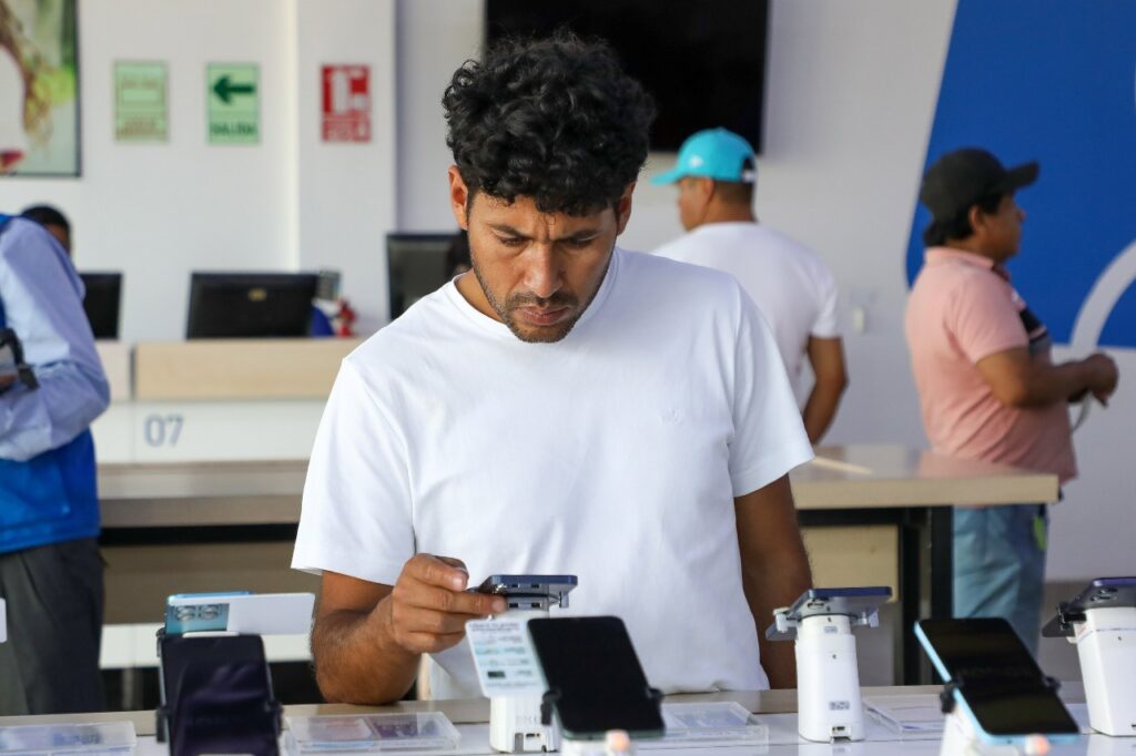 Conoce los puntos de venta autorizados de las empresas operadoras de telecomunicaciones donde puedes contratar tu servicio Conoce los puntos de venta autorizados de las empresas operadoras de telecomunicaciones donde puedes contratar tu servicio