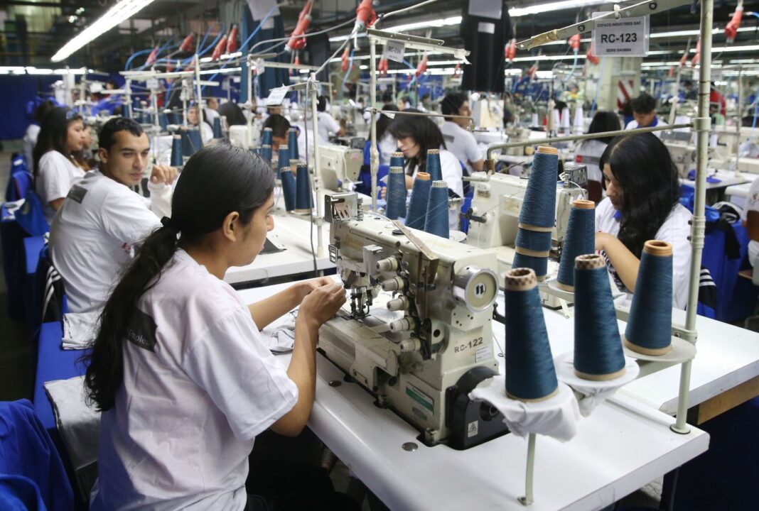 Gobierno proyecta elevar formalidad laboral en Perú a 30% para 2026