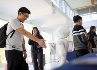 Tecnología peruana desarrolla software que personaliza el comportamiento de robots sociales