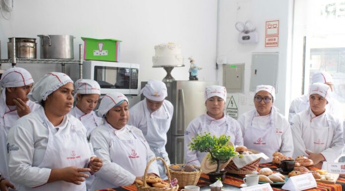 Pronabec lanza Beca TEC con apoyo de Ceturgh para jóvenes de bajos recursos en Piura
