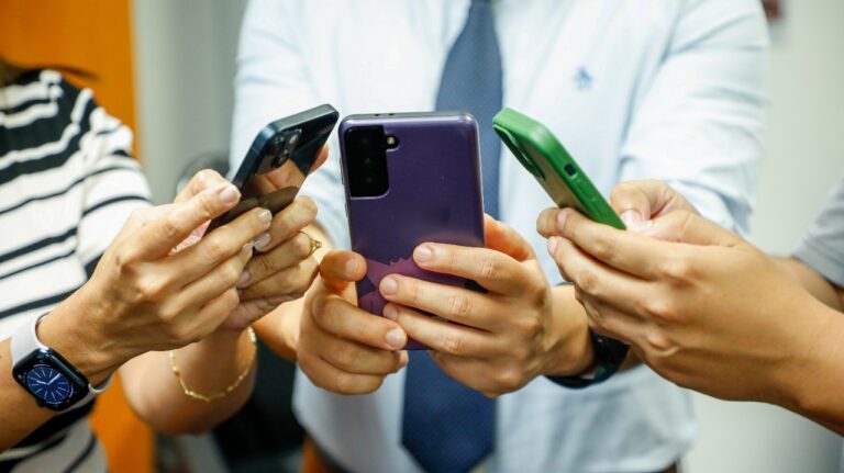 OSIPTEL: Más de 557 mil líneas móviles cambiaron de operador en julio